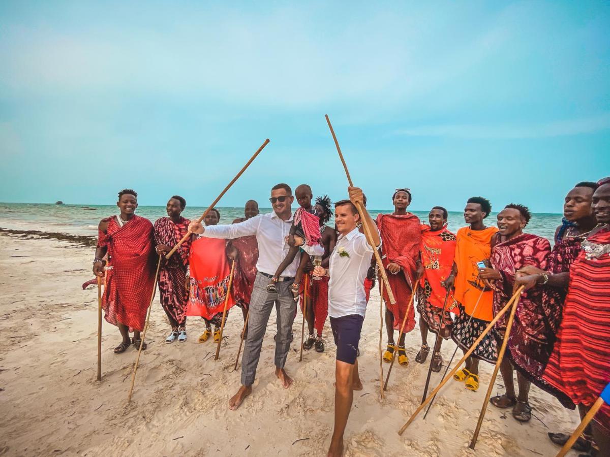 Zanzibella Hotel & Spa Kiwengwa  Kültér fotó Maasai warriors