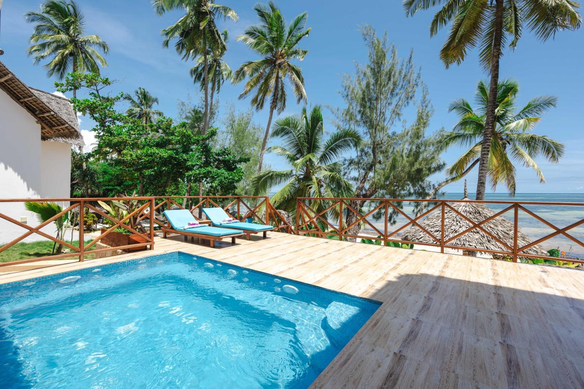 Zanzibella Hotel & Spa Kiwengwa  Kültér fotó The swimming pool at the hotel